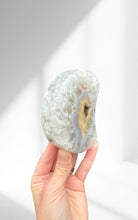 Load image into Gallery viewer, Agate Moon 03