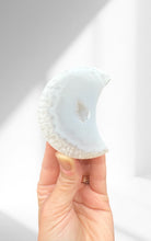 Load image into Gallery viewer, Agate Moon 07