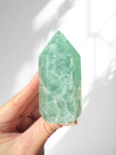 Load image into Gallery viewer, Fluorite Point 15