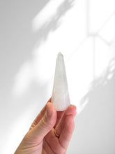 Load image into Gallery viewer, Quartz Point Ring Holder