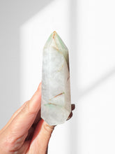 Load image into Gallery viewer, Northern Lights Quartz Point 19
