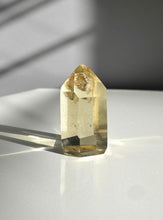 Load image into Gallery viewer, Citrine Point 31