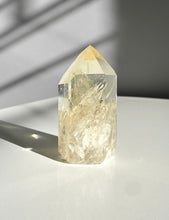 Load image into Gallery viewer, Citrine Point 33