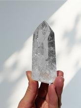 Load image into Gallery viewer, Clear Quartz Tocantin Point 23