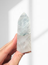 Load image into Gallery viewer, Northern Lights Quartz Point 17