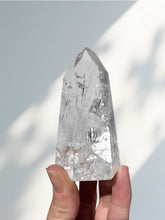 Load image into Gallery viewer, Clear Quartz Tocantin Point 22
