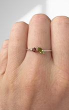 Load image into Gallery viewer, Garnet + Peridot Toi et Moi Ring 01