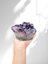 Load image into Gallery viewer, Amethyst Cupcake 05