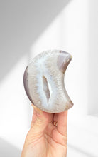 Load image into Gallery viewer, Agate Moon 08