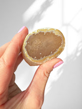 Load image into Gallery viewer, Agate Enhydro 15