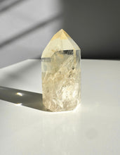 Load image into Gallery viewer, Citrine Point 33