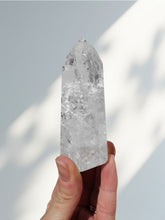 Load image into Gallery viewer, Clear Quartz Tocantin Point 24