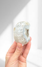 Load image into Gallery viewer, Agate Moon 05