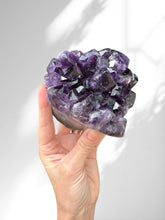 Load image into Gallery viewer, Amethyst Cupcake 05
