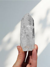 Load image into Gallery viewer, Clear Quartz Tocantin Point 24