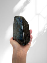 Load image into Gallery viewer, Labradorite Standing Freeform