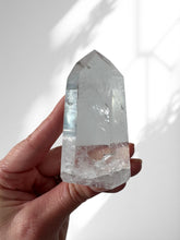 Load image into Gallery viewer, Clear Quartz Point 16