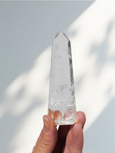 Load image into Gallery viewer, Clear Quartz Tocantin Point 26