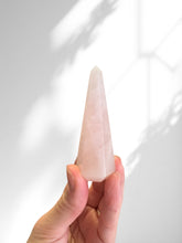 Load image into Gallery viewer, Rose Quartz Point Ring Holder