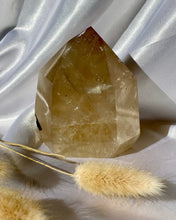Load image into Gallery viewer, Citrine Tower 08