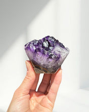 Load image into Gallery viewer, Amethyst Cupcake 03