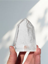Load image into Gallery viewer, Clear Quartz Tocantin Point 17
