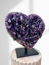Load image into Gallery viewer, Large Amethyst Heart 04