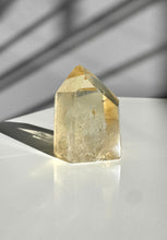 Load image into Gallery viewer, Citrine Point 27