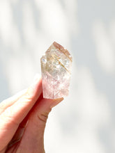 Load image into Gallery viewer, UV Reactive Phantom Amethyst Point 17