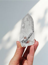 Load image into Gallery viewer, Clear Quartz Tocantin Point 25