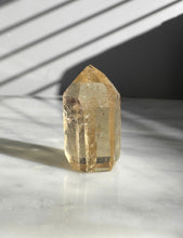 Load image into Gallery viewer, Citrine Point 42