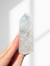 Load image into Gallery viewer, Northern Lights Quartz Point 17