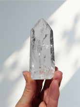 Load image into Gallery viewer, Clear Quartz Tocantin Point 23