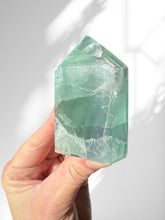 Load image into Gallery viewer, Fluorite Point 14
