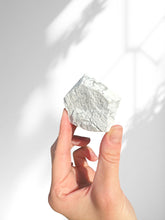Load image into Gallery viewer, Rough Howlite Polished Point