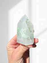 Load image into Gallery viewer, Northern Lights Quartz Point 13