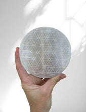 Load image into Gallery viewer, Selenite Charging Plate
