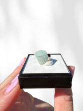 Load image into Gallery viewer, Aquamarine Specimen 04