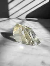 Load image into Gallery viewer, Citrine Point 47