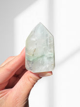 Load image into Gallery viewer, Northern Lights Quartz Point 13
