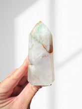 Load image into Gallery viewer, Northern Lights Quartz Point 19