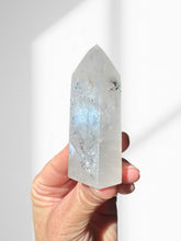 Load image into Gallery viewer, Northern Lights Quartz Point 15