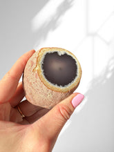 Load image into Gallery viewer, Agate Enhydro 18