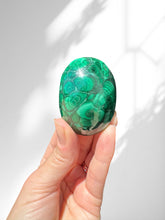 Load image into Gallery viewer, Malachite Palmstone
