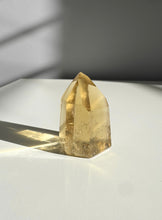 Load image into Gallery viewer, Citrine Point 35