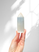 Load image into Gallery viewer, Selenite Point