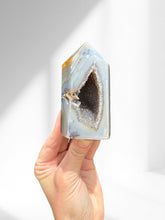Load image into Gallery viewer, Agate Point 17