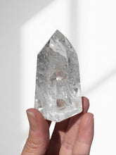 Load image into Gallery viewer, Clear Quartz Tocantin Point 20