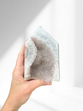 Load image into Gallery viewer, Agate Point 01