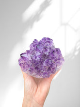 Load image into Gallery viewer, Amethyst Cupcake 09